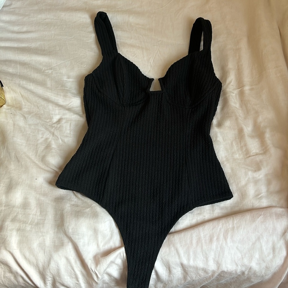ASTR the label black crinkle bodysuit